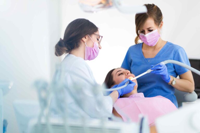 https://www.studiodentisticoalicchio.it/wp-content/uploads/2020/02/single-service-2-768x512.jpg